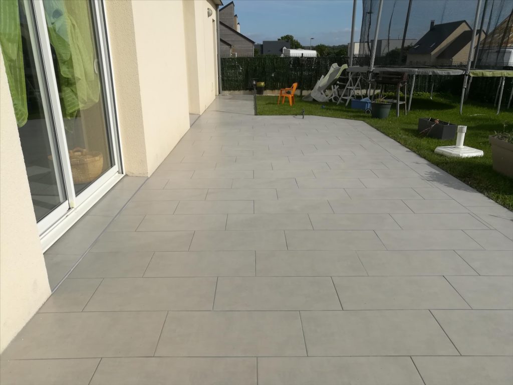 Terrasse en carrelage